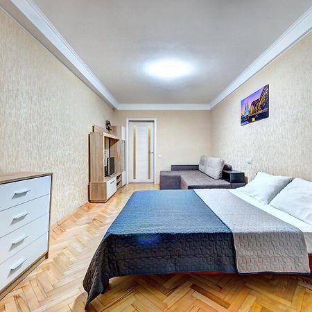 Apartments Near Ocean Plaza Druzhby Narodov Boulevard 8A Kiev Ngoại thất bức ảnh