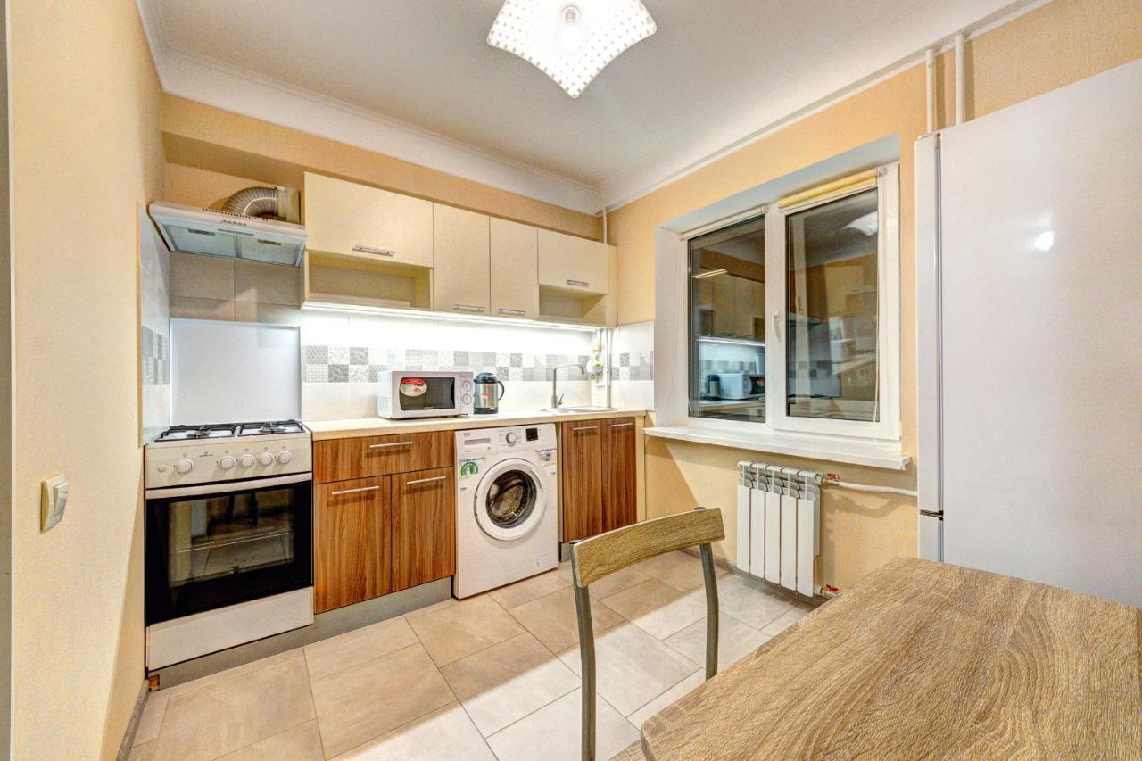 Apartments Near Ocean Plaza Druzhby Narodov Boulevard 8A Kiev Ngoại thất bức ảnh