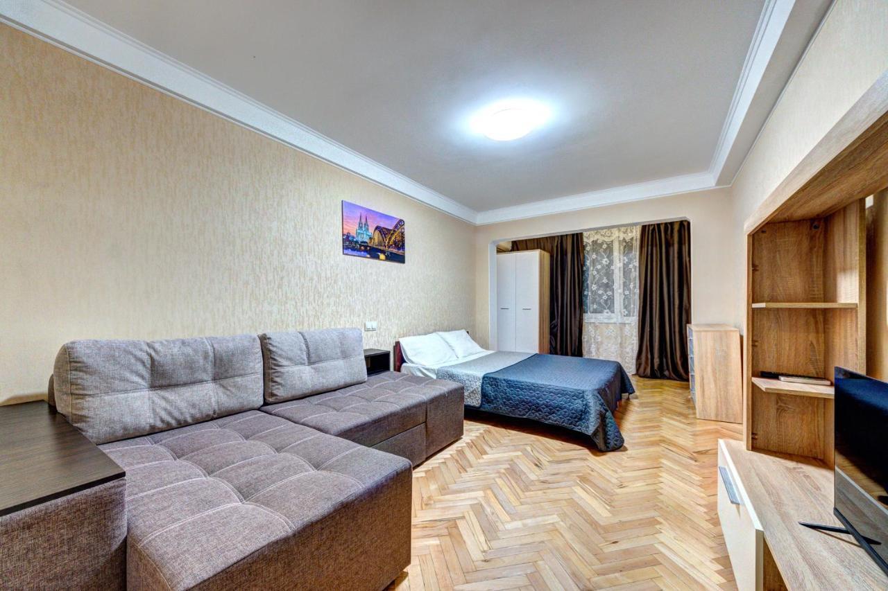 Apartments Near Ocean Plaza Druzhby Narodov Boulevard 8A Kiev Ngoại thất bức ảnh